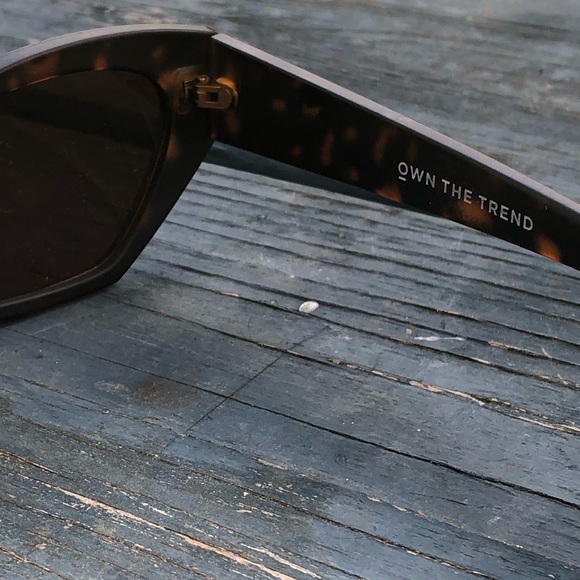 Own The Trend | Sunglasses - Picture 3 of 10